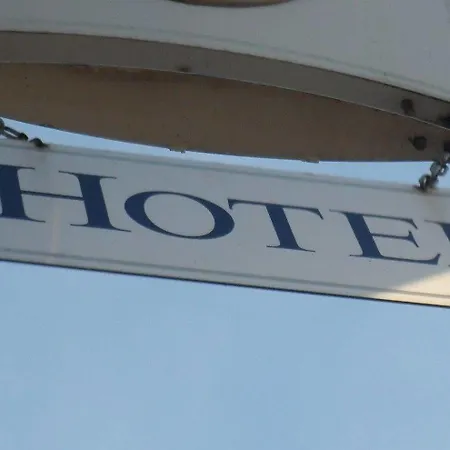 Zum Brunnen Hotel