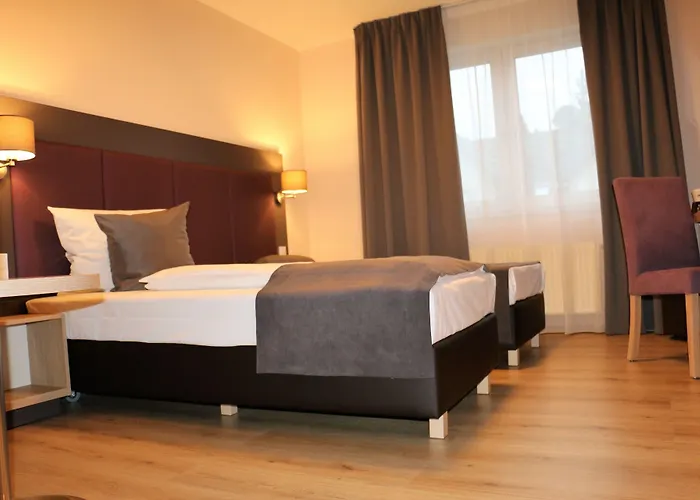 Zum Brunnen Отель Штайнбах-ам-Таунус