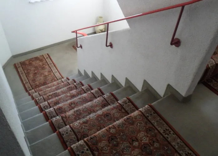 Zum Brunnen Отель